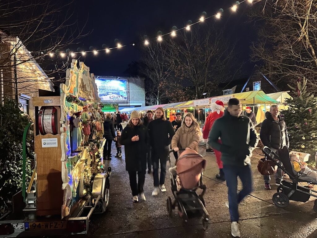 draaiorgel bij kerstmarkt