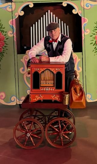 klein draaiorgel op het festival van draaiorgels